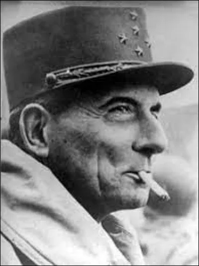 6 juin 1944 les alliés débarquent en Normandie. Bien moins connu, le débarquement en Provence commence le 15 août. L'opération Anvil Dragoon, avec à sa tête De Lattre de Tassigny a pour but de libérer Marseille et Toulon. Laquelle de ces 4 villes est libérée en premier.