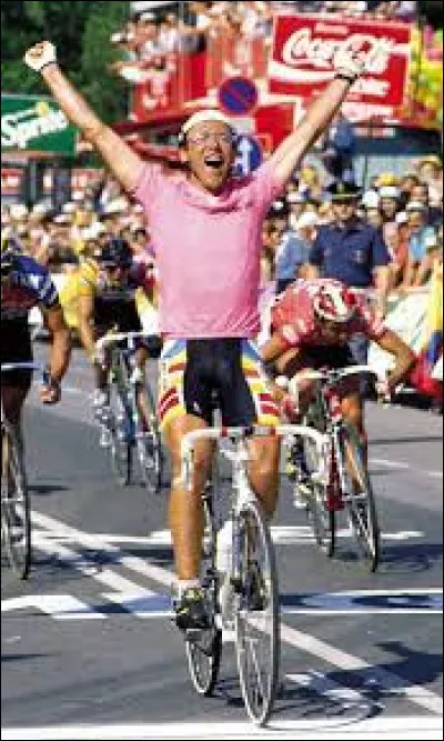 Il participe six fois au Giro ; en 1984, il termine 2e et remporte le classement du meilleur grimpeur, puis il remporte l'épreuve en 1989, devenant le dernier Français victorieux sur la boucle italienne :