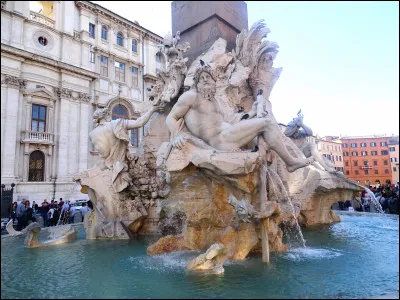 Comment se nomme cette fontaine célèbre située à Rome ?