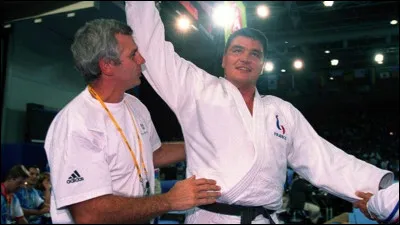 Combien de titres olympiques David Douillet compte-t-il à son palmarès ?