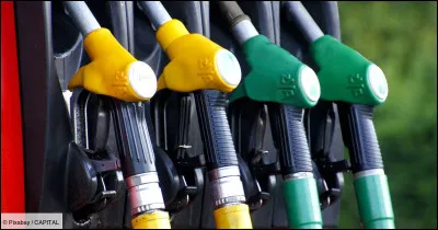Que type d'essence n'existe PAS à la pompe en France ?
