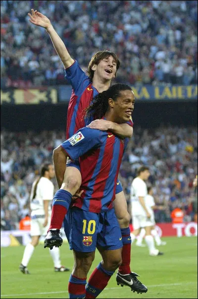 Contre quelle équipe Lionel Messi a-t-il inscrit son premier but avec le FC Barcelone, sur un service magique de Ronaldinho, lors de la saison 2004-2005 ?