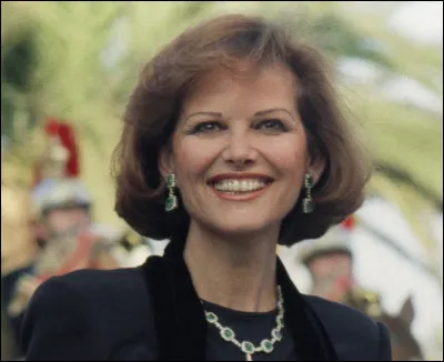 Qui est cette actrice qui joue un des rôles principaux dans le film ''Le Fil'' sorti en 2010 ?