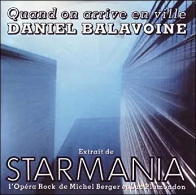 "Quand on arrive en ville on arrive de nulle part, on vit sans domicile on..." à vous de compléter.