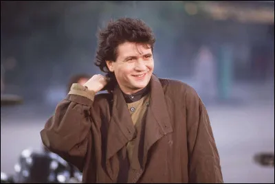 À qui est dédié "L'Aziza" une chanson qui parle de la tolérance et qui était son dernier single avant de mourir ?