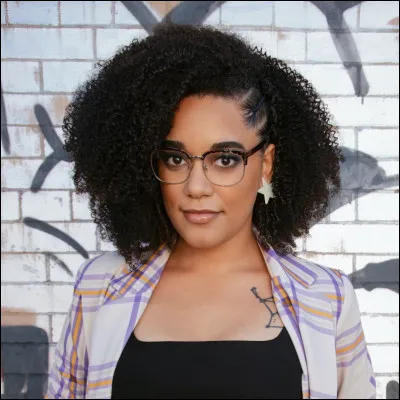 Quelle est la profession ou la fonction de Moiya McTier ?