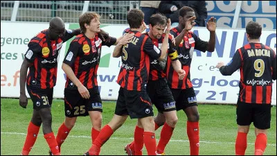 Plusieurs clubs n'ont effectué qu'une seule saison en Ligue 1 : celui-ci, arrivé 3e du championnat de L2 en 2009, le retrouve pour la saison 2010 - 2011, avant d'être relégué en national à l'issue de la saison 2011 - 2012 :