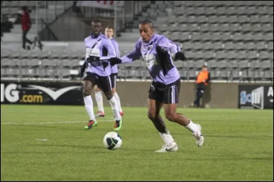 Quelques années plus tôt, ce club, monté en Ligue 1 en 2004, retrouve la ligue 2 pour la saison 2005-2006, puis descend en National à l'issue de la saison suivante 2006-2007 :