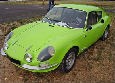 Quel est ce beau coupé sportif des années 70 ?