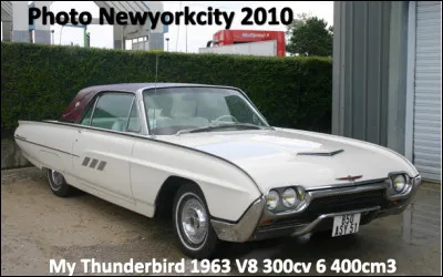 Quel est ce type de véhicule motorisé fermé à 2 portes, de 2 à 5 places avec coffre ou hayon ?