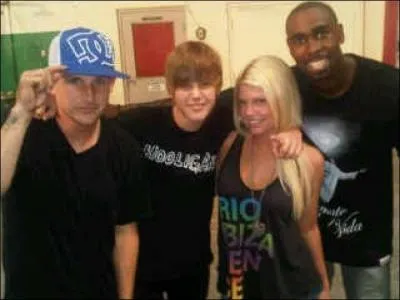 Quels sont les skateurs professionels a cot de Justin Bieber ?