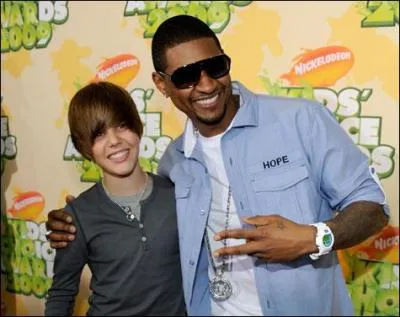 Avec qui est Justin Bieber sur cette photo ?