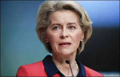Quel est le nom de cette pr&eacute;sidente actuelle de ''La Commission europ&eacute;enne'' ?