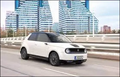 Cette petite voiture électrique est une ...
