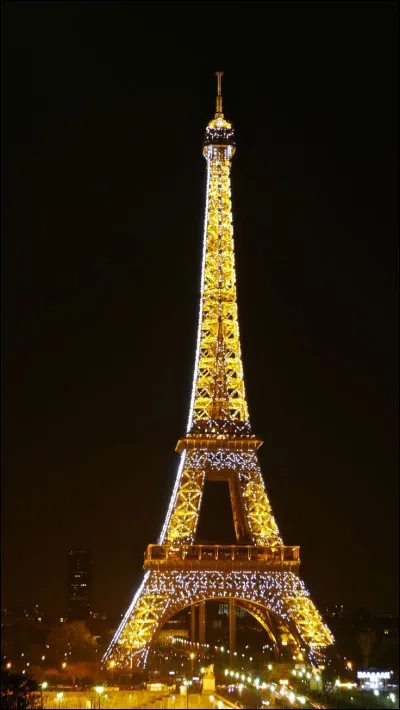 Clémence a 2 sœurs, elle vit donc dans une famille avec 3 enfants : 
La 1ère s'appelle Alexia.
La 2e s'appelle Justine.
Quel est le prénom du dernier enfant ?