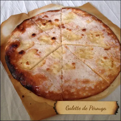 Voici, pour vous, la galette de Pérouges !
Sur quelle pâte dispose-t-on la garniture sucrée ?