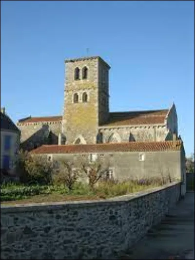Voici l'église Notre-Dame-de-l'Assomption, à Menomblet. Commune des Pays-de-la-Loire, dans l'arrondissement de Fontenay-le-Comte, elle se situe dans le département ...