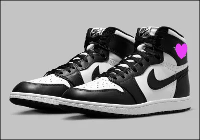 Quelle marque se trouve en-dessous de ce cur ?