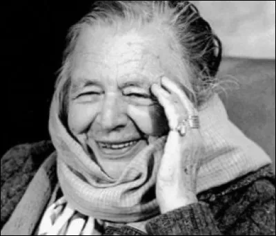 Qui est cette femme, connue pour avoir été la première femme à intégrer lAcadémie française en 1980 ?