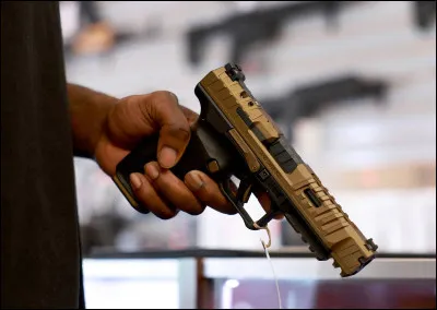 Avec quel moyen de défends-tu ?