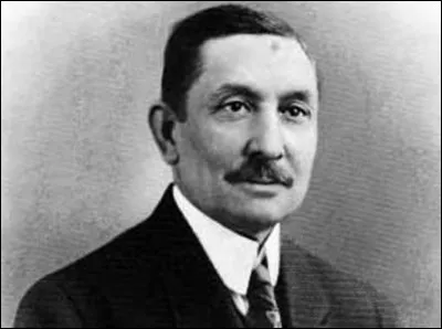 Cette société de boissons gazeuses a été créée par Caleb Bradham.