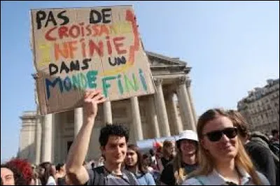 Selon les acteurs de la décroissance, le processus d'industrialisation a trois conséquences négatives. Lesquelles ?