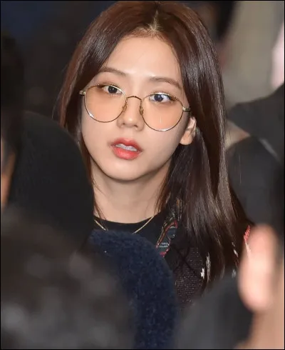 Quelle langue Jisoo ne parle-t-elle pas ?