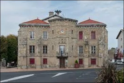 Ville dans la plaine de la Grande Limagne, entre Clermont-Ferrand et Thiers, Lezoux se situe dans le département ...