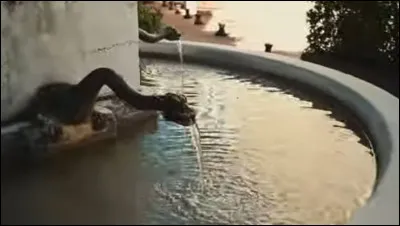 Prenons maintenant la lorgnette par le petit bout ! La ville d'Istow est citée dans deux album différents : dans quel pays tintinolesque est-elle censée se trouver ?