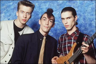 Quelle chanson appartient au groupe ''L'Affaire Louis' Trio'' ?