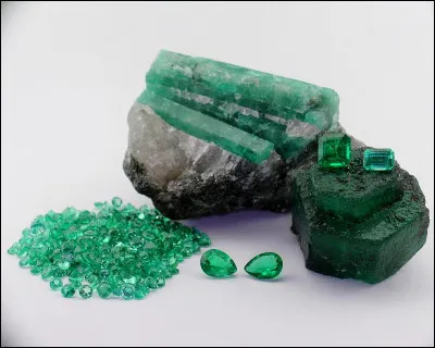 Parmi ces deux pierres, laquelle n'est pas une pierre précieuse ?