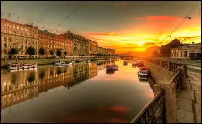 Qui a fondé la ville de Saint-Pétersbourg ?