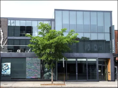 Dans quelle province canadienne ''Le théâtre La Licorne'' se situe-il, sachant qu'il est à Montréal ?