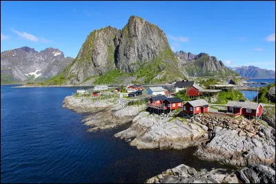 Géographie : Lequel de ces archipels appartient à la Norvège ?