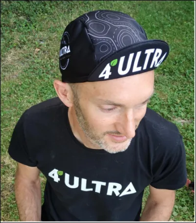 Quel est le nom donné au traditionnel couvre-chef des cyclistes ?