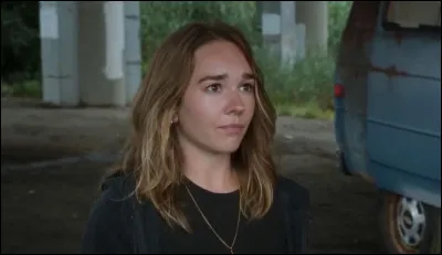 Ici, c'est Angelina. Dans quelle série Netflix l'aperçoit-on ?