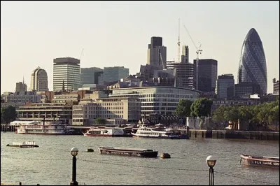 Comment sont appelés les quartiers de Londres ?
