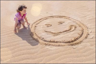 "J'avais dessiné, sur le sable, son doux visage, qui me souriait...". A qui doit-on ces paroles ?