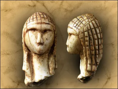 Cette figurine en ivoire constitue lune des plus anciennes représentations réalistes d'un visage humain. Quel est son nom ?