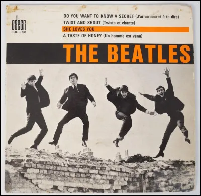 Qui ne fut jamais membre des Beatles ?