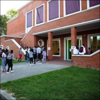 Quel établissement public français fondé en 1975 occupe un site de 28 hectares dans le bois de Vincennes ?