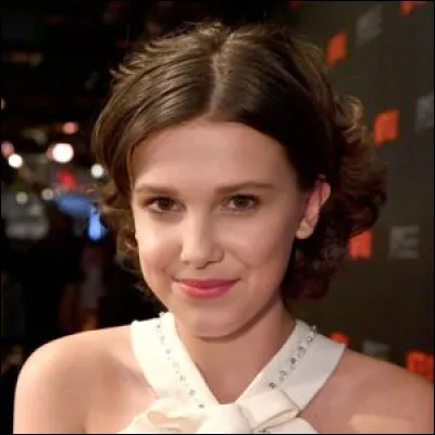 Est-ce que Millie Bobby Brown est sourde d'une oreille ?