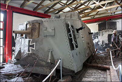 Il fut le char d'assaut allemand, le seul à avoir été développé et déployé par l'armée allemande au cours de la Première Guerre mondiale. Quel est son nom ?