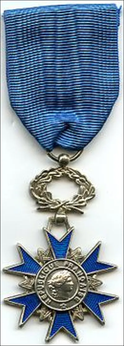 Comment s'appelle l'ordre honorifique français institué le 3 décembre 1963 par le général de Gaulle ?