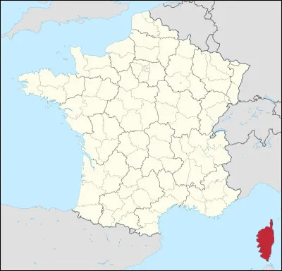 C'est une île située au large de la côte méditerranéenne française. Elle est une destination prisée pour les amateurs de randonnée, de sports nautiques et de gastronomie. Quelle est-elle ?