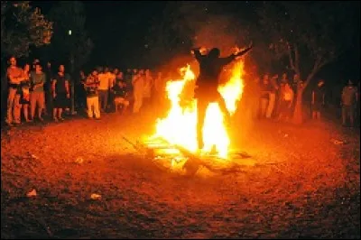 Que fait-on en Grèce, en gage de purification ?