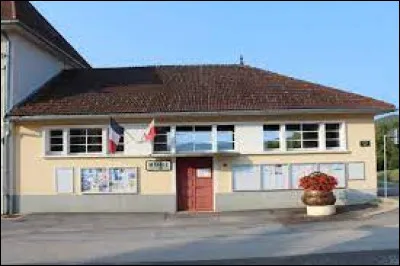 Ancienne commune de Bourgogne-Franche-Comté, dans l'arrondissement de Saint-Claude, Cuttura se situe dans le département ...