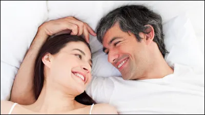 Quel nom donne-t-on aux échanges qui préparent le corps et l'esprit à l'acte charnel ?