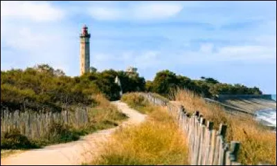 À quel département l'île de Ré appartient-elle ?