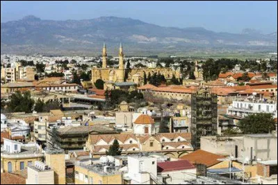 Quelle ville en N n'est pas la capitale d'un pays d'Afrique ?